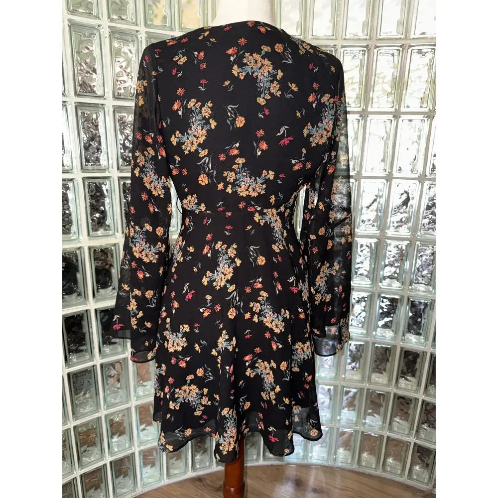 Free People‎ Lilou Floral Bell Sleeve Chiffon V-neck Lined Black dress - size S